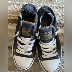 Levi’s slip-on women’s sneakers - pre-loved/EUC like new Size 6